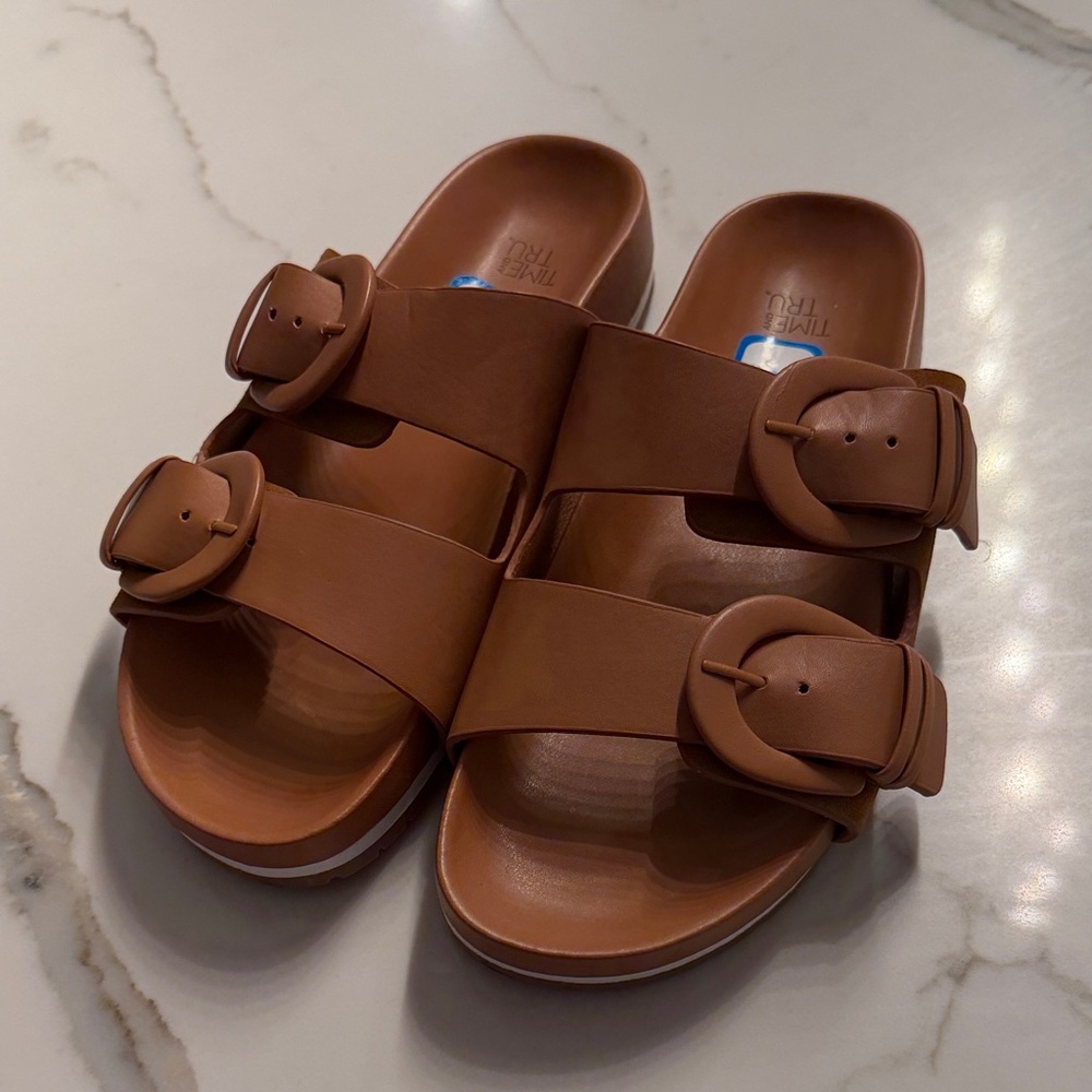 Time and Tru Brown Sandals - Picture 1 of 4